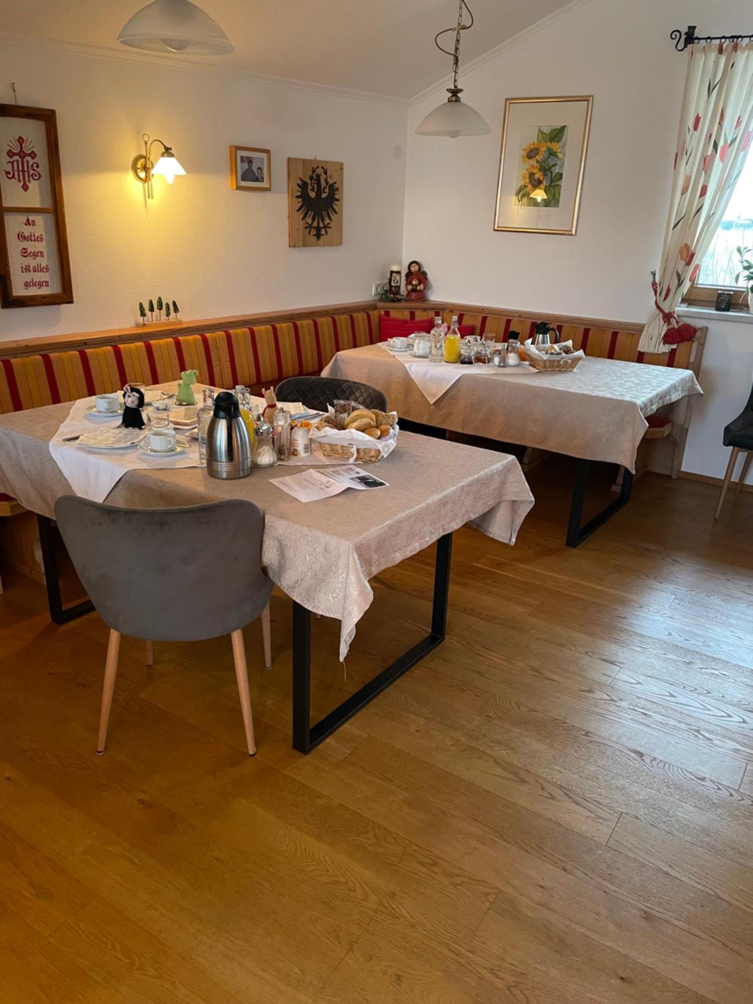 Haus Hager Bed & Breakfast Schlitters Eksteriør bilde
