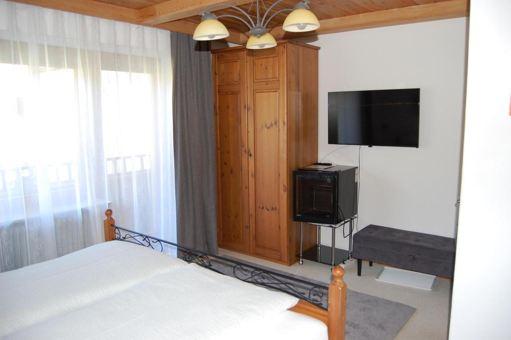 Haus Hager Bed & Breakfast Schlitters Eksteriør bilde