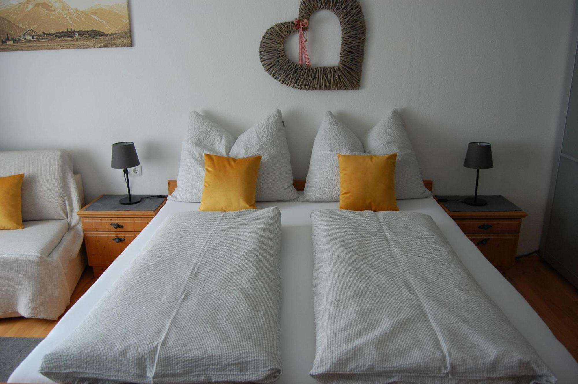 Haus Hager Bed & Breakfast Schlitters Eksteriør bilde